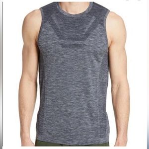 Amplify Seamless Muscle Tank size M Mens NWT